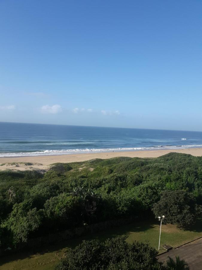 Breezy Seaview- On The Beach Amanzimtoti Exteriör bild