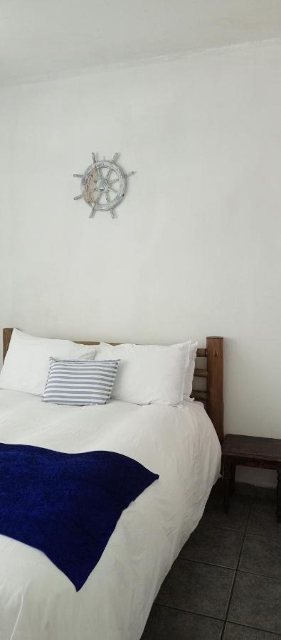 Breezy Seaview- On The Beach Amanzimtoti Exteriör bild